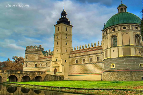 Замок Красіцьких, Перемишль, Польща / екскурсійний тур в Словаччину та Польщу
